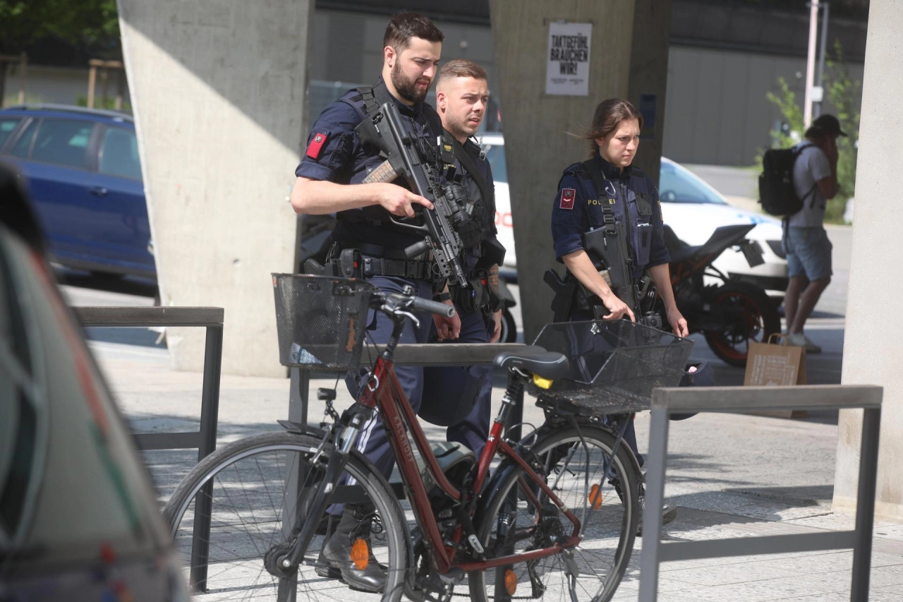 Među ubijenim osobama u Grazu i dvije osobe porijeklom iz BIH, trećoj se bore za život